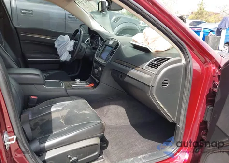 2019 Chrysler 300 Limited z USA, uszkodzony, nr VIN 2C3CCAEG3KH528635